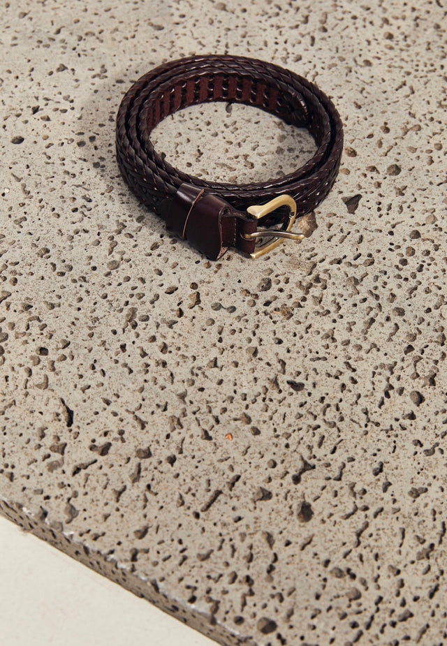 Braided leather with gold brushed buckle